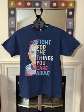 VGUC Fruit of the Loom Ruth Bader Ginsburg Short-Sleeve Graphic Tshirt